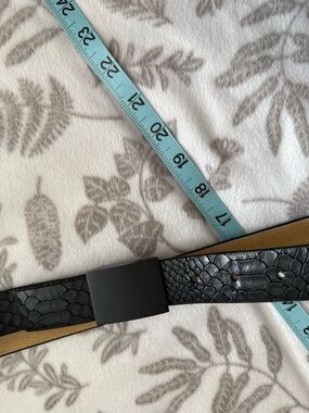 Women's Black Faux Snake Skin LeatherBelt with  Black Buckle size L